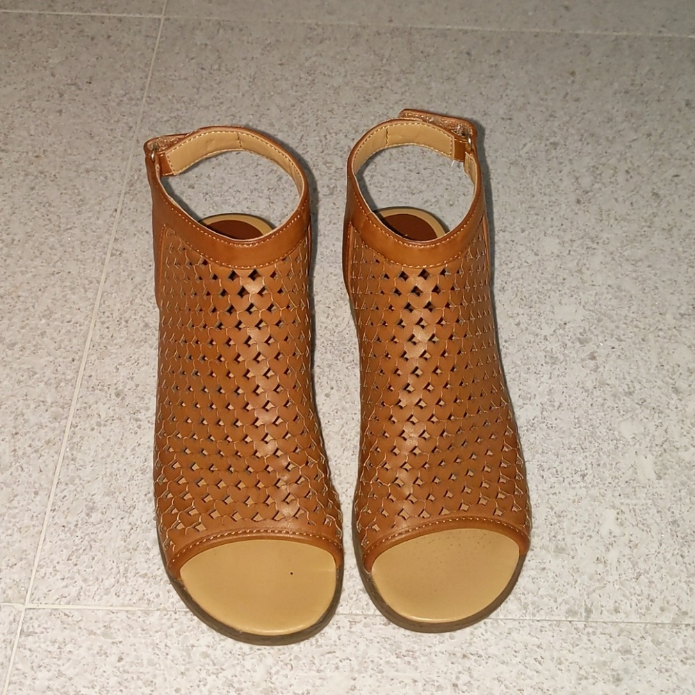 Girls shoes